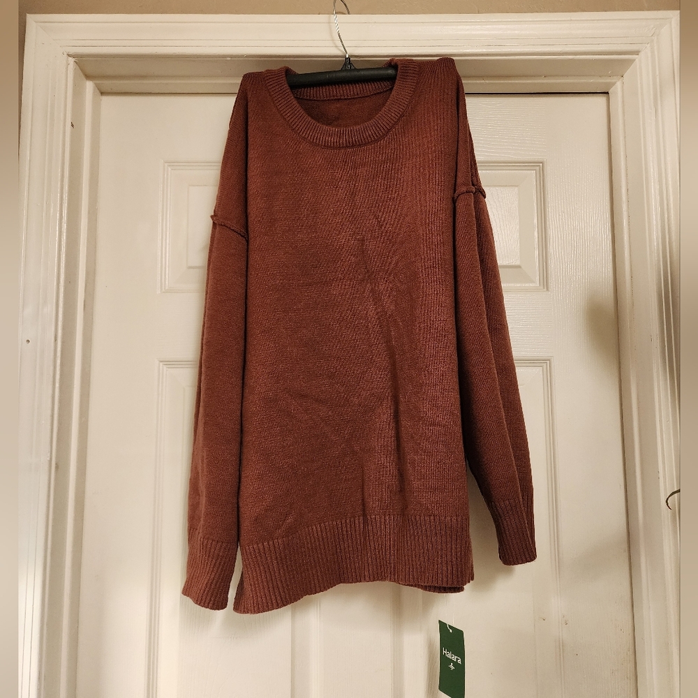 HALARA ROUND NECK SWEATER